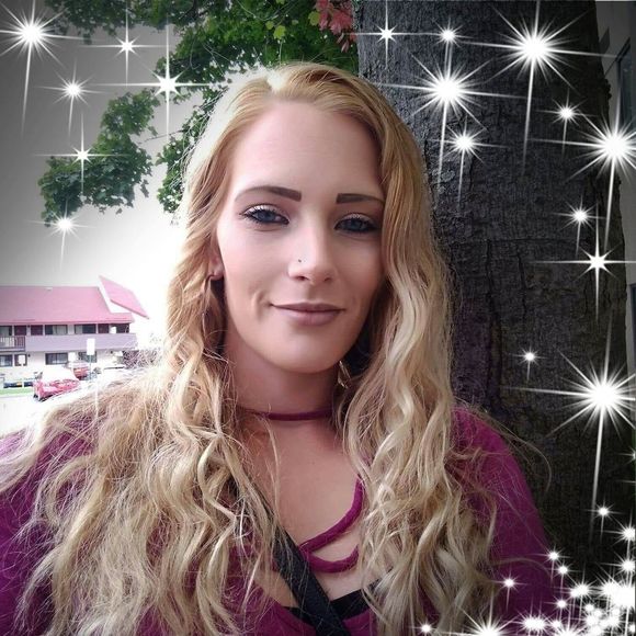 Meet your Posher, Amanda - Picture 1 of 1